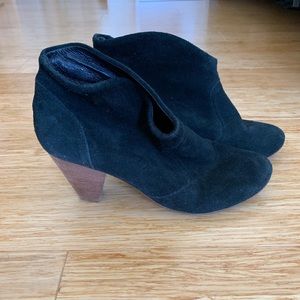 Steven Pembrook Booties by Steve Madden in Size 8